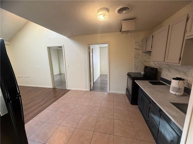 4930 NATOMA Drive, Kansas City, KS 66106