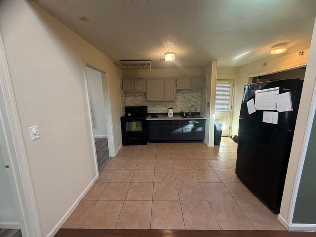 4930 NATOMA Drive, Kansas City, KS 66106