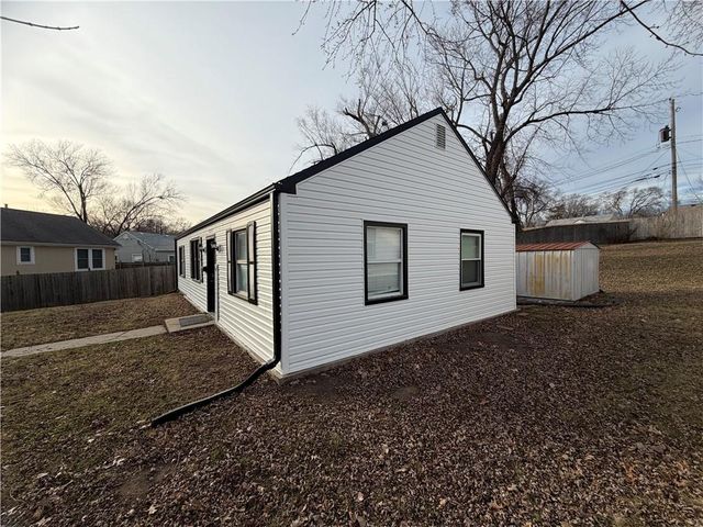 4930 NATOMA Drive, Kansas City, KS 66106