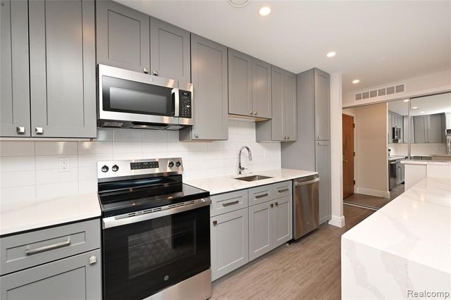 211 E Merrill Street 310, Birmingham, MI 48009