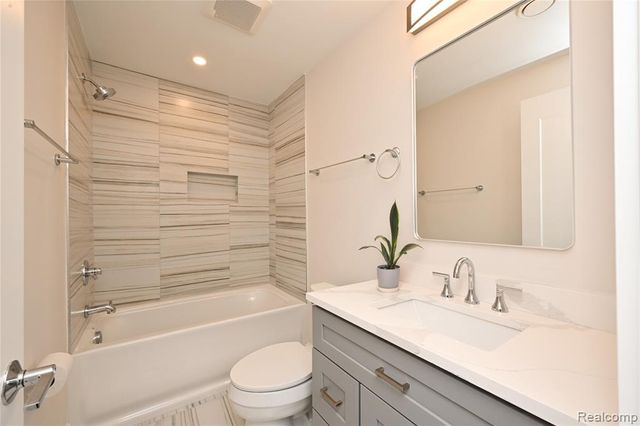 211 E Merrill Street 310, Birmingham, MI 48009