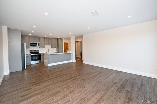 211 E Merrill Street 310, Birmingham, MI 48009