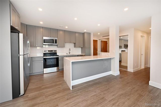 211 E Merrill Street 310, Birmingham, MI 48009