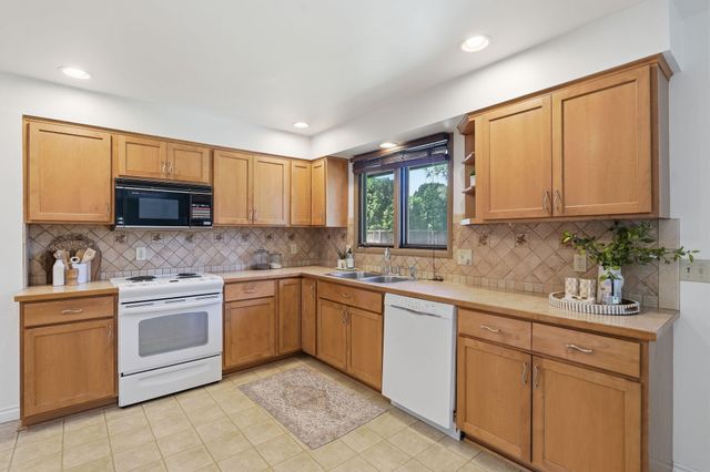 415 E Elto Ave, Spokane, WA 99208
