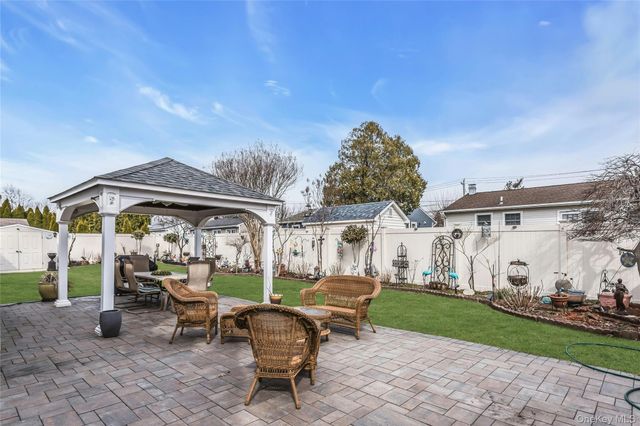 309 N Virginia Avenue, Massapequa, NY 11758