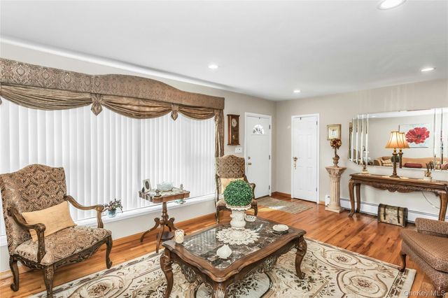 309 N Virginia Avenue, Massapequa, NY 11758