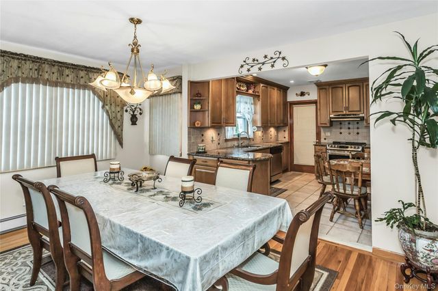 309 N Virginia Avenue, Massapequa, NY 11758