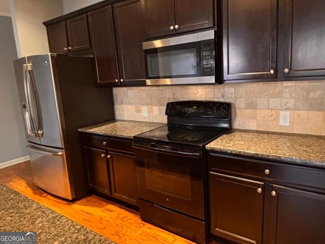 1519 Creek Bend Lane, Lawrenceville, GA 30043