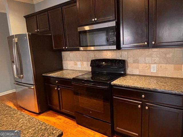 1519 Creek Bend Lane, Lawrenceville, GA 30043