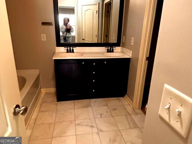 1519 Creek Bend Lane, Lawrenceville, GA 30043