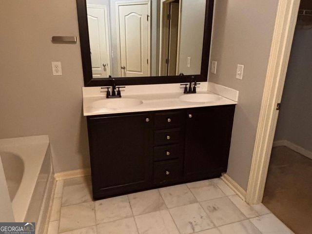 1519 Creek Bend Lane, Lawrenceville, GA 30043