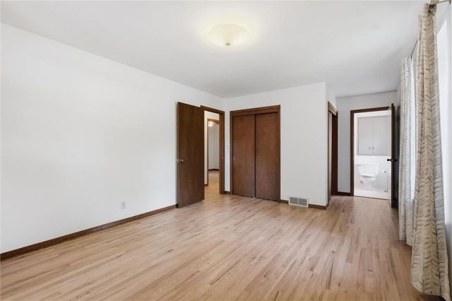8633 W 89th Street, Overland Park, KS 66212