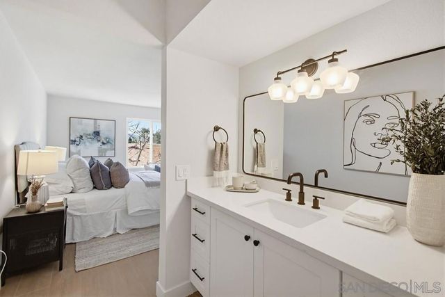 1020 E Washington Ave 107, Escondido, CA 92025