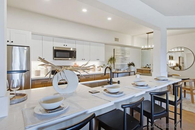 1020 E Washington Ave 107, Escondido, CA 92025