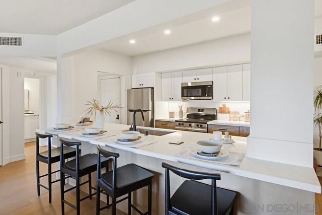 1020 E Washington Ave 107, Escondido, CA 92025