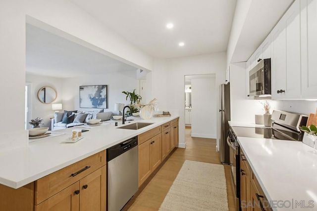 1020 E Washington Ave 107, Escondido, CA 92025