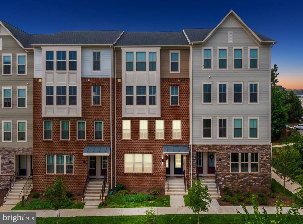 1008 GALENA TER NE, Leesburg, VA 20176