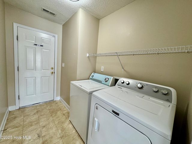 301 W Willowood Lane, Jacksonville, NC 28546