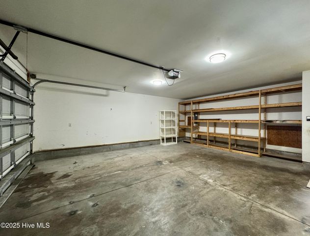 301 W Willowood Lane, Jacksonville, NC 28546