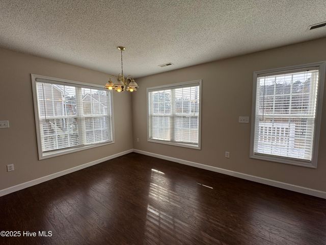 301 W Willowood Lane, Jacksonville, NC 28546