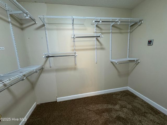 301 W Willowood Lane, Jacksonville, NC 28546