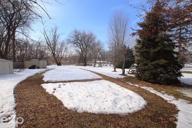 60 Riverside Drive, Mount Clemens, MI 48043