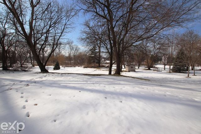 60 Riverside Drive, Mount Clemens, MI 48043