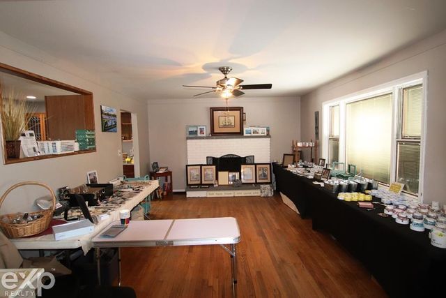 60 Riverside Drive, Mount Clemens, MI 48043