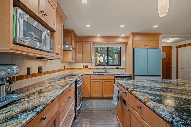 56019 Snow Goose Road, Bend, OR 97707