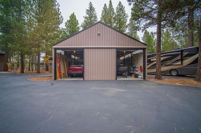 56019 Snow Goose Road, Bend, OR 97707
