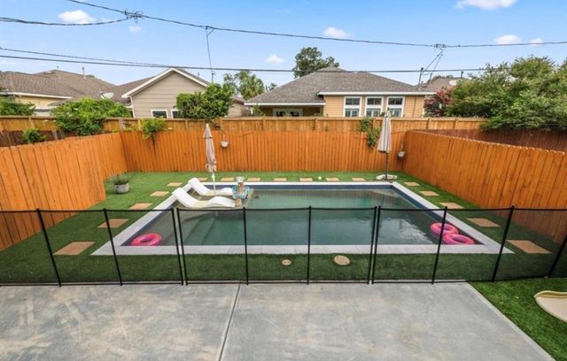 406 Yale Oaks Lane, Houston, TX 77091