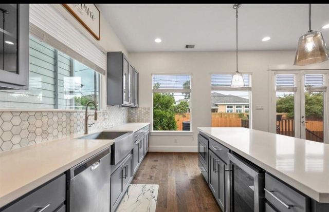 406 Yale Oaks Lane, Houston, TX 77091