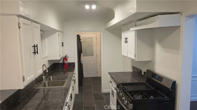 1022 W 57th, Los Angeles, CA 90037