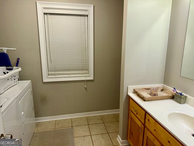 70 Park Street, Lavonia, GA 30553