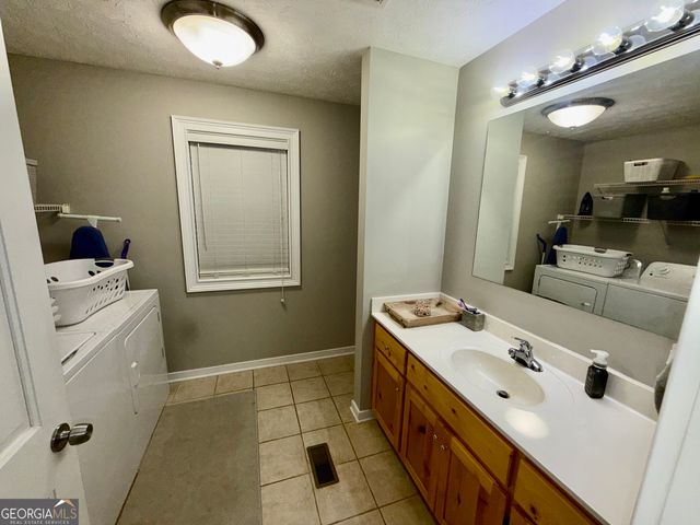 70 Park Street, Lavonia, GA 30553
