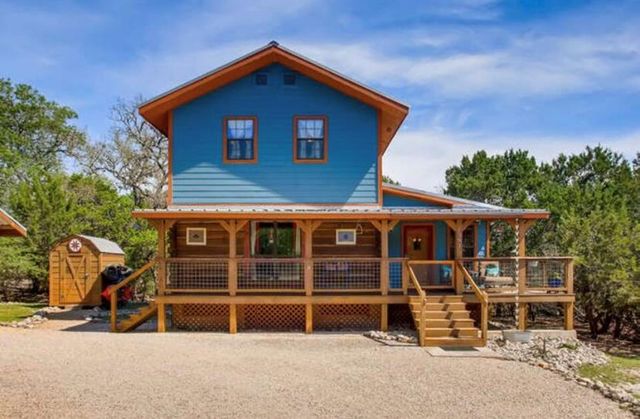 1381 Greenbriar DR, Canyon Lake, TX 78133