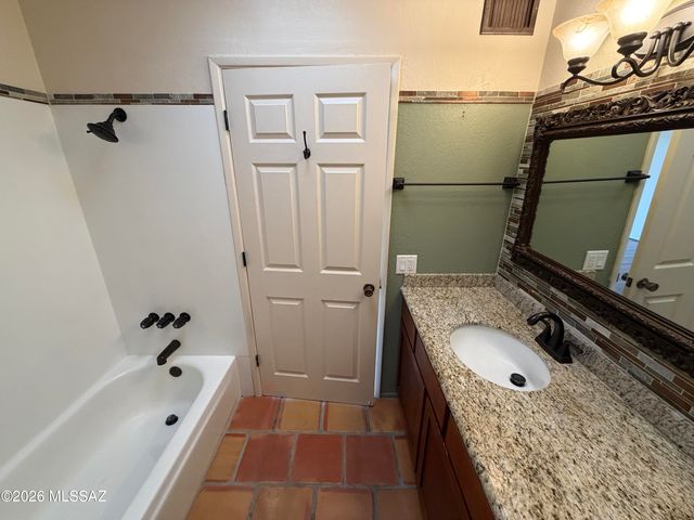 5213 N Tigua Drive, Tucson, AZ 85704