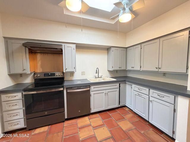 5213 N Tigua Drive, Tucson, AZ 85704