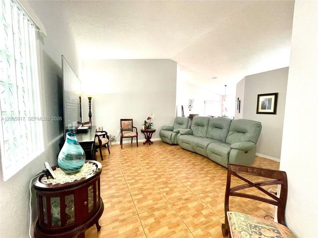 9929 NW 29th Ter, Doral, FL 33172