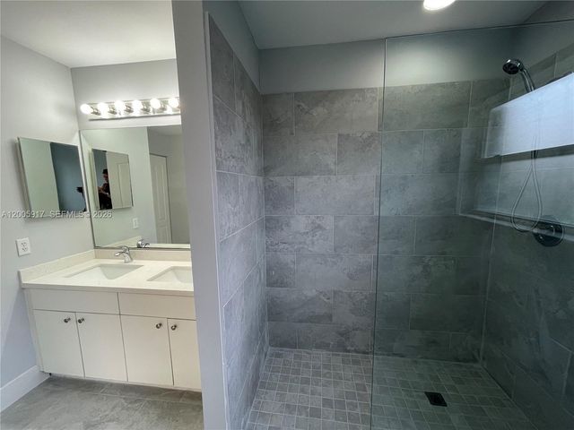 9929 NW 29th Ter, Doral, FL 33172