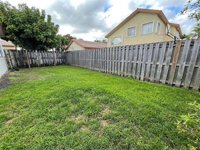 9929 NW 29th Ter, Doral, FL 33172