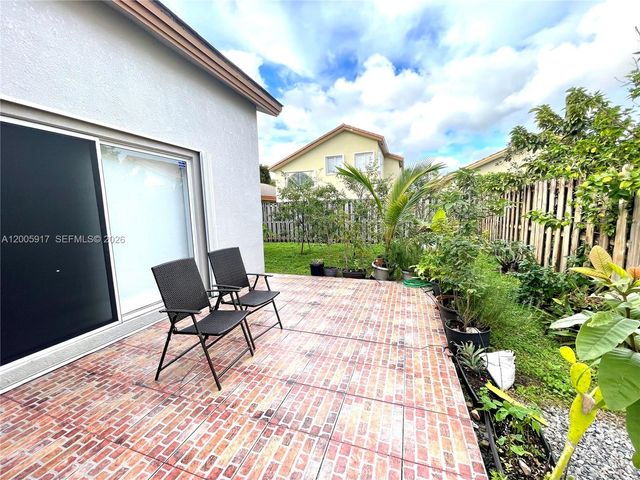 9929 NW 29th Ter, Doral, FL 33172