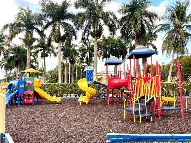 9929 NW 29th Ter, Doral, FL 33172