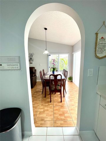 9929 NW 29th Ter, Doral, FL 33172