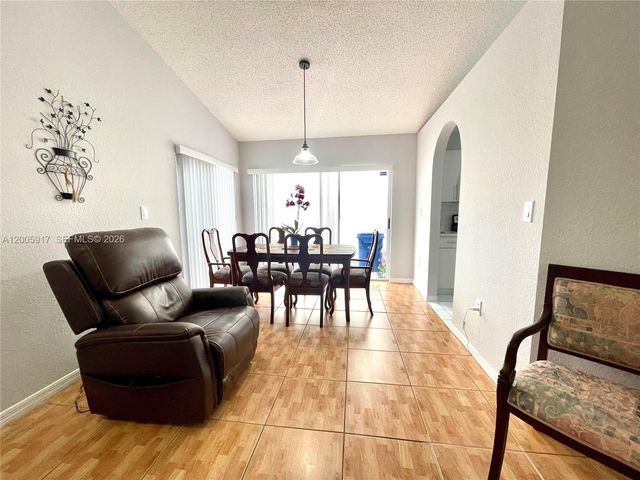 9929 NW 29th Ter, Doral, FL 33172