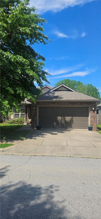 2637 N Sierra Avenue, Fayetteville, AR 72703