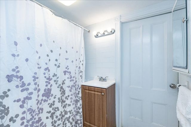 946 Bay Rd. 2, Hamilton, MA 01982