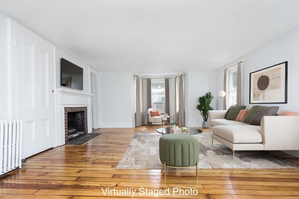 946 Bay Rd. 2, Hamilton, MA 01982