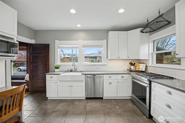 3225 N 20th Street, Tacoma, WA 98406