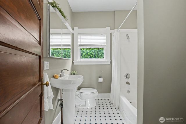 3225 N 20th Street, Tacoma, WA 98406